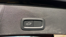 Volvo Xc40 2.0 B4P R DESIGN Pro 5dr Auto Petrol Estate